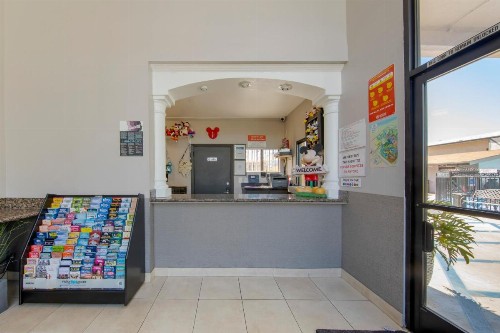 Anaheim Discovery Inn and Suites - image 11