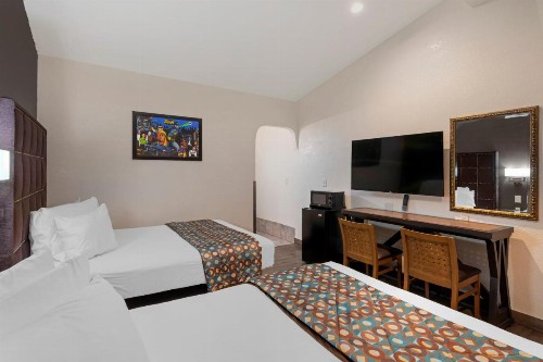 Anaheim Discovery Inn and Suites - image 19