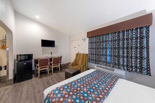 Anaheim Discovery Inn and Suites - image 30