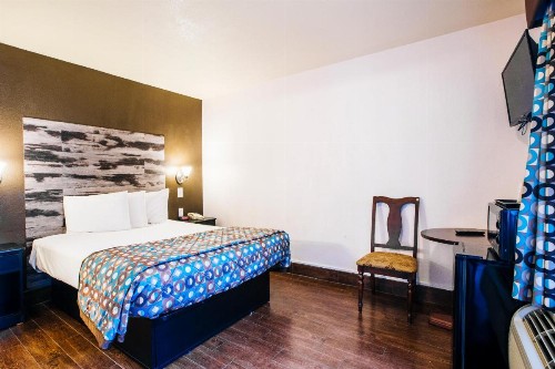 Anaheim Discovery Inn and Suites - image 40