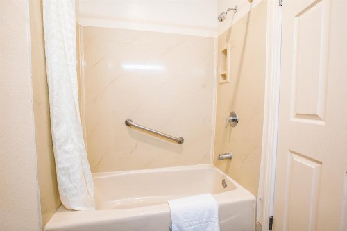 Anaheim Discovery Inn and Suites - image 41