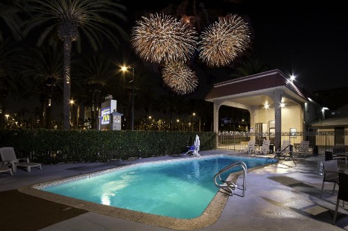 Anaheim Discovery Inn and Suites - image 44