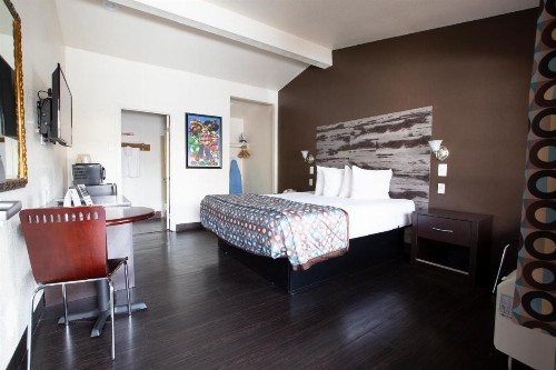Anaheim Discovery Inn and Suites - image 46