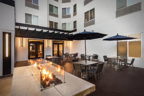 Courtyard by Marriott Anaheim Resort/Convention Center - image 16
