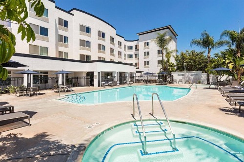 Courtyard by Marriott Anaheim Resort/Convention Center - image 21