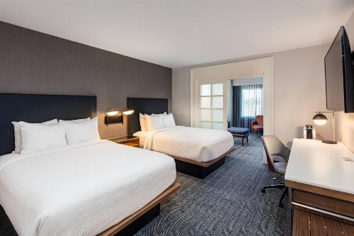Courtyard by Marriott Anaheim Resort/Convention Center - image 7