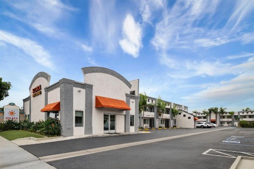 Ramada by Wyndham Anaheim Maingate North