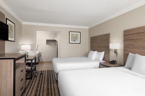 Ramada by Wyndham Anaheim Maingate North - image 13