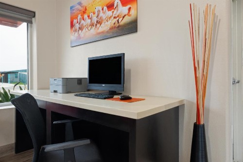 Ramada by Wyndham Anaheim Maingate North - image 28
