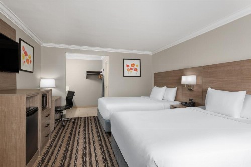 Ramada by Wyndham Anaheim Maingate North - image 8