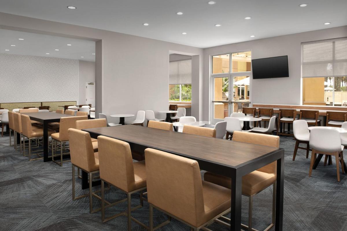 Residence Inn by Marriott Anaheim Resort Area/Garden Grove - image 3