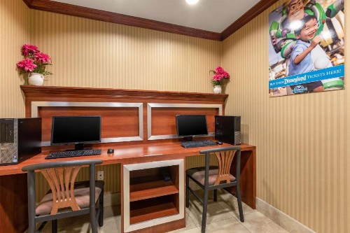 Comfort Inn Anaheim Resort - image 26