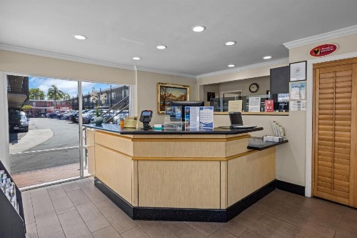Del Sol Inn Anaheim - image 4