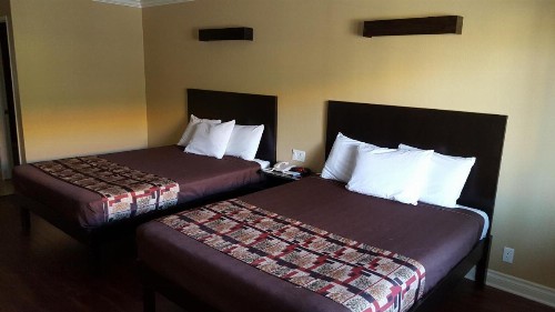 Anaheim Astoria Inn & Suites - image 16