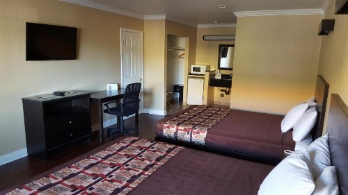 Anaheim Astoria Inn & Suites - image 18