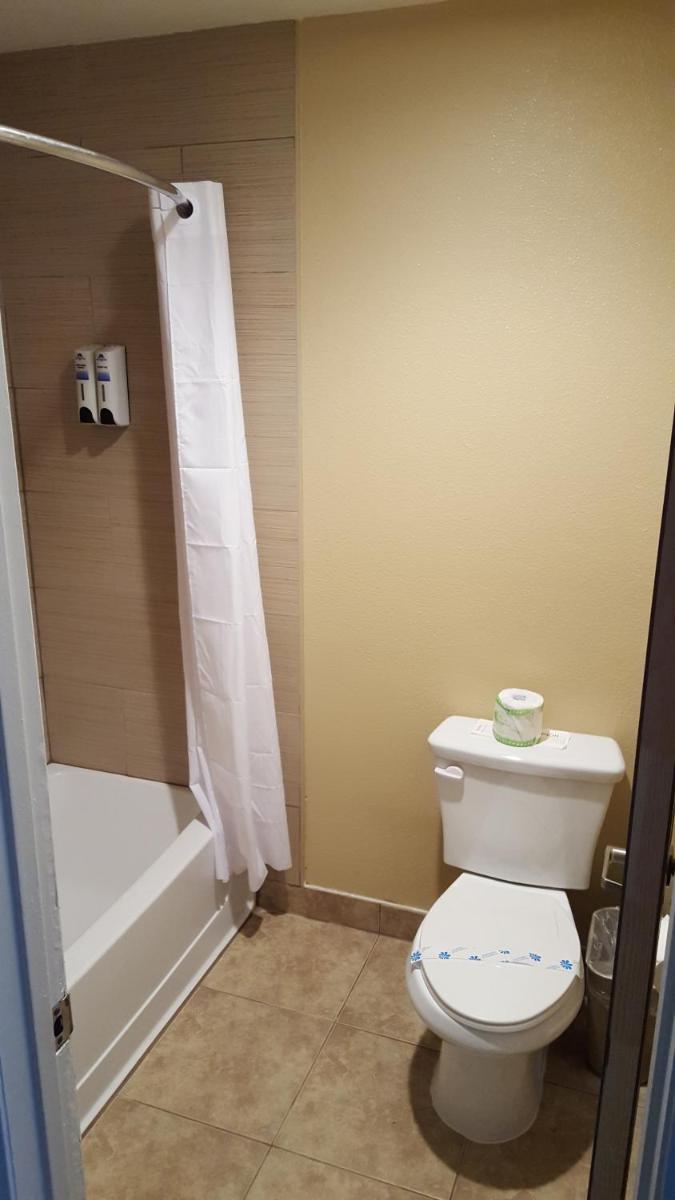 Anaheim Astoria Inn & Suites - image 7