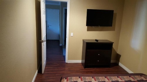 Anaheim Astoria Inn & Suites - image 8