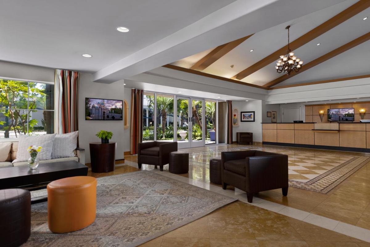 Portofino Inn and Suites Anaheim Hotel - image 3