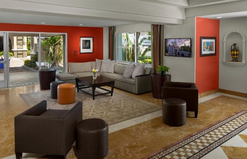Portofino Inn and Suites Anaheim Hotel - image 4