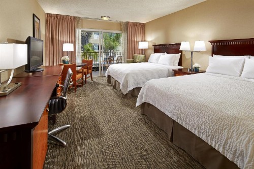 Portofino Inn and Suites Anaheim Hotel - image 7