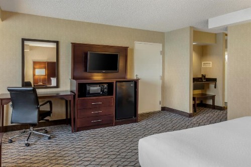 Clarion Hotel Anaheim Resort - image 17