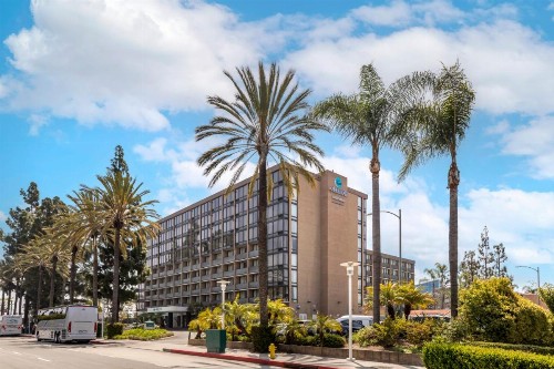 Clarion Hotel Anaheim Resort - image 21