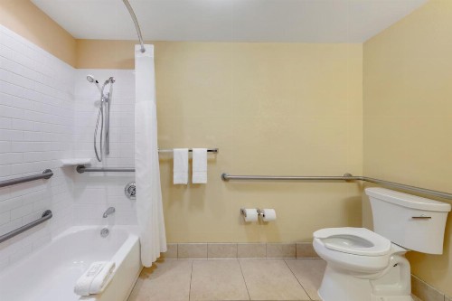 Clarion Hotel Anaheim Resort - image 7