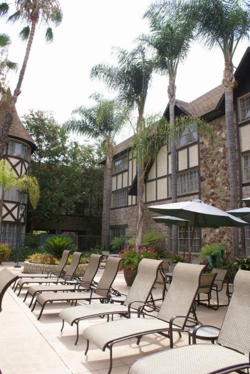 Anaheim Majestic Garden Hotel - image 17