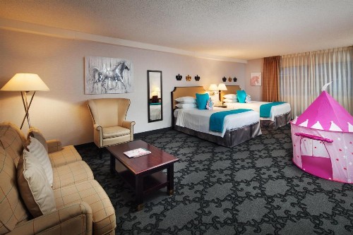 Anaheim Majestic Garden Hotel - image 2