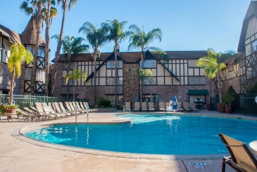 Anaheim Majestic Garden Hotel - image 37
