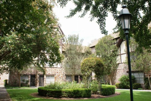Anaheim Majestic Garden Hotel - image 4