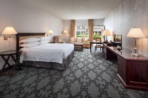 Anaheim Majestic Garden Hotel - image 5