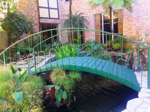 Anaheim Majestic Garden Hotel - image 9