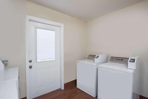 Days Inn by Wyndham Anaheim Near the Park - image 34
