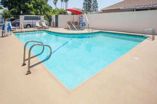 Days Inn by Wyndham Anaheim Near the Park - image 37