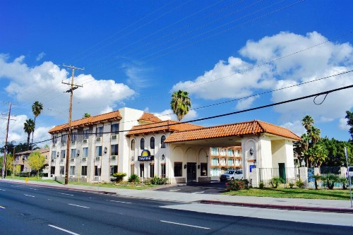 Days Inn by Wyndham Anaheim Near the Park - image 5