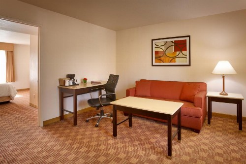 Cortona Inn and Suites Anaheim Resort - image 10