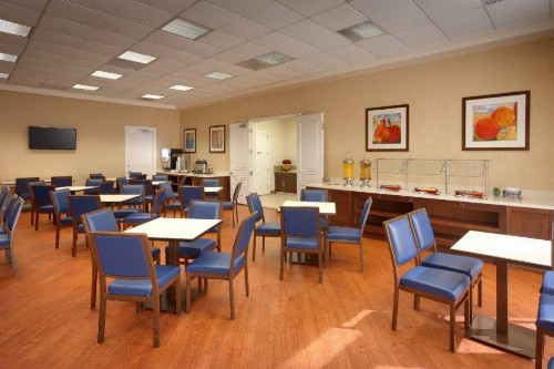 Cortona Inn and Suites Anaheim Resort - image 2