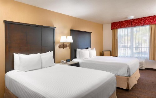 Cortona Inn and Suites Anaheim Resort - image 28