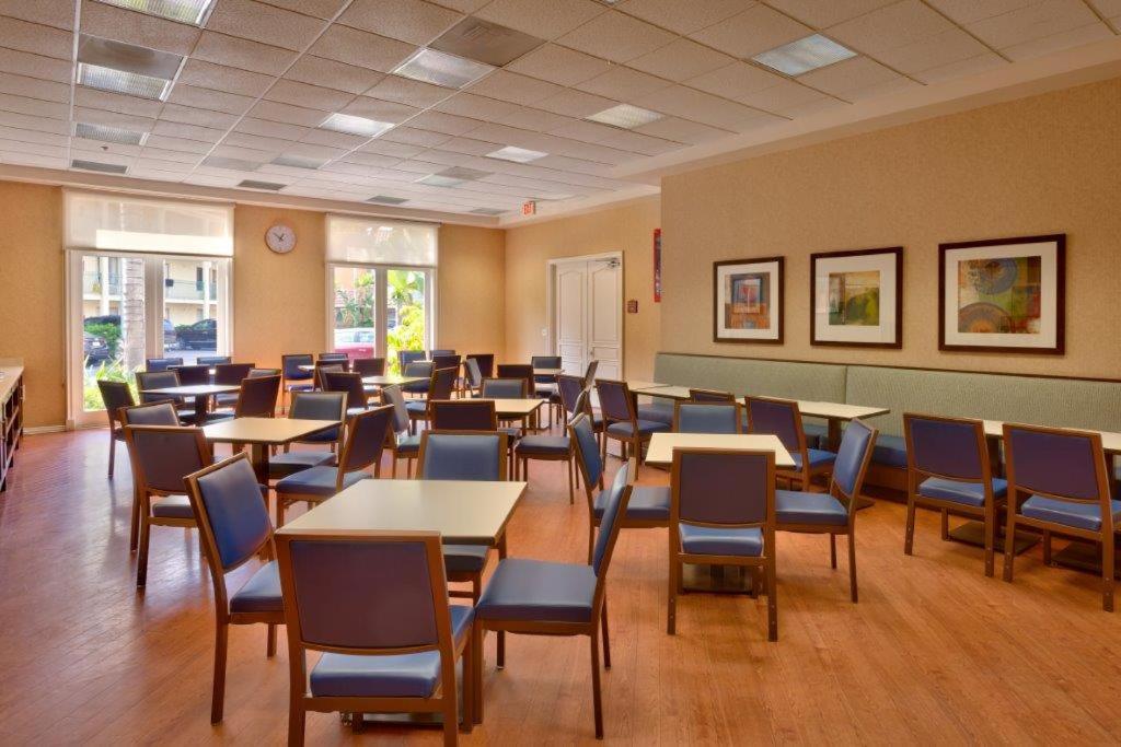 Cortona Inn and Suites Anaheim Resort - image 3