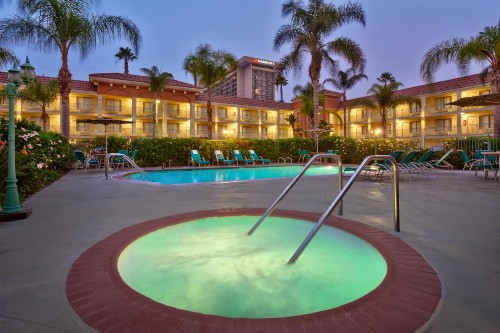 Cortona Inn and Suites Anaheim Resort - image 8