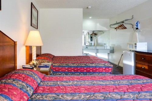 Motel Moonlight - image 23