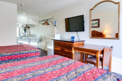 Motel Moonlight - image 24