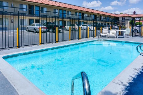 Motel Moonlight - image 9