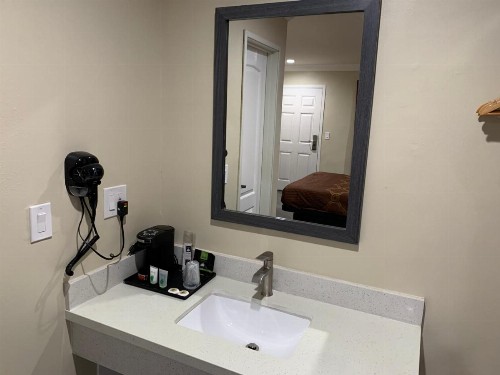 Pacific Inn Anaheim - image 7