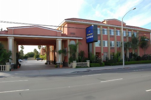Holiday Inn Express - Anaheim West - image 17
