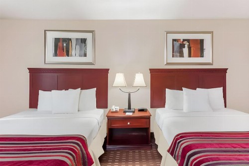 Holiday Inn Express - Anaheim West - image 41