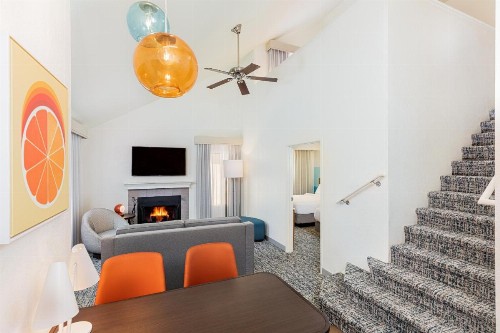 Clementine Hotel