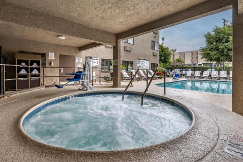 Best Western Plus Park Place Inn - Mini Suites - image 11