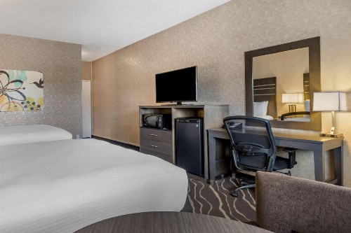 Best Western Plus Park Place Inn - Mini Suites - image 21